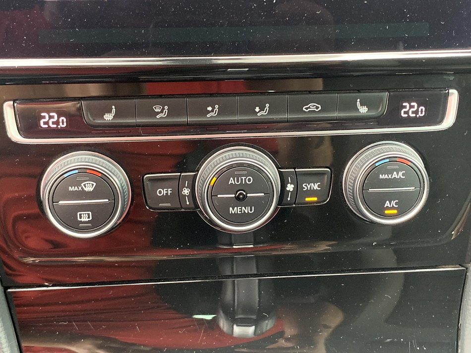 Volkswagen Golf 1.5 TSi 