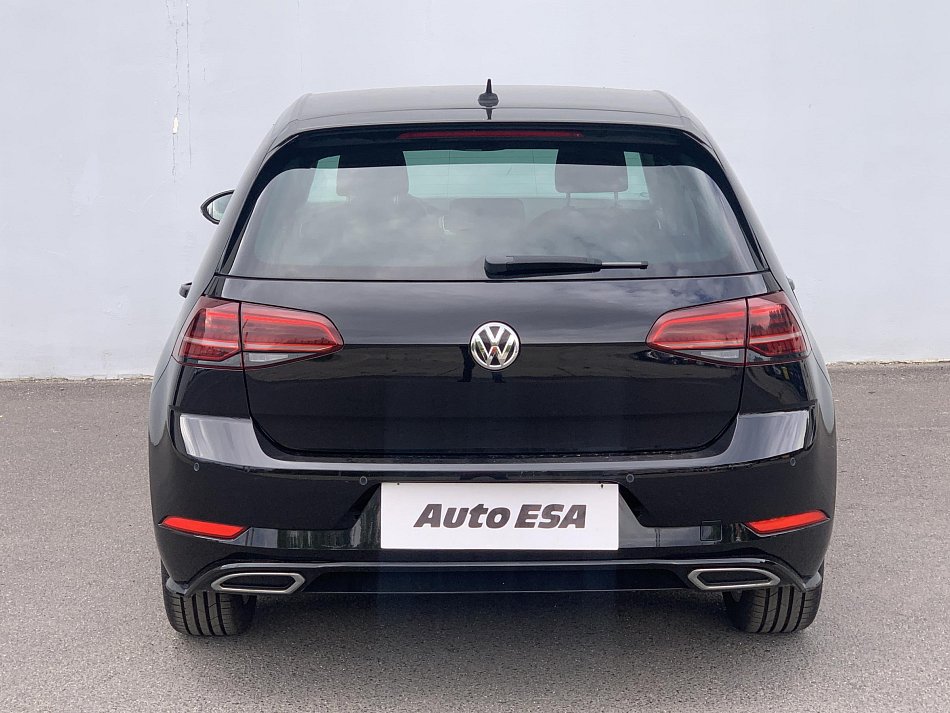 Volkswagen Golf 1.5 TSi 