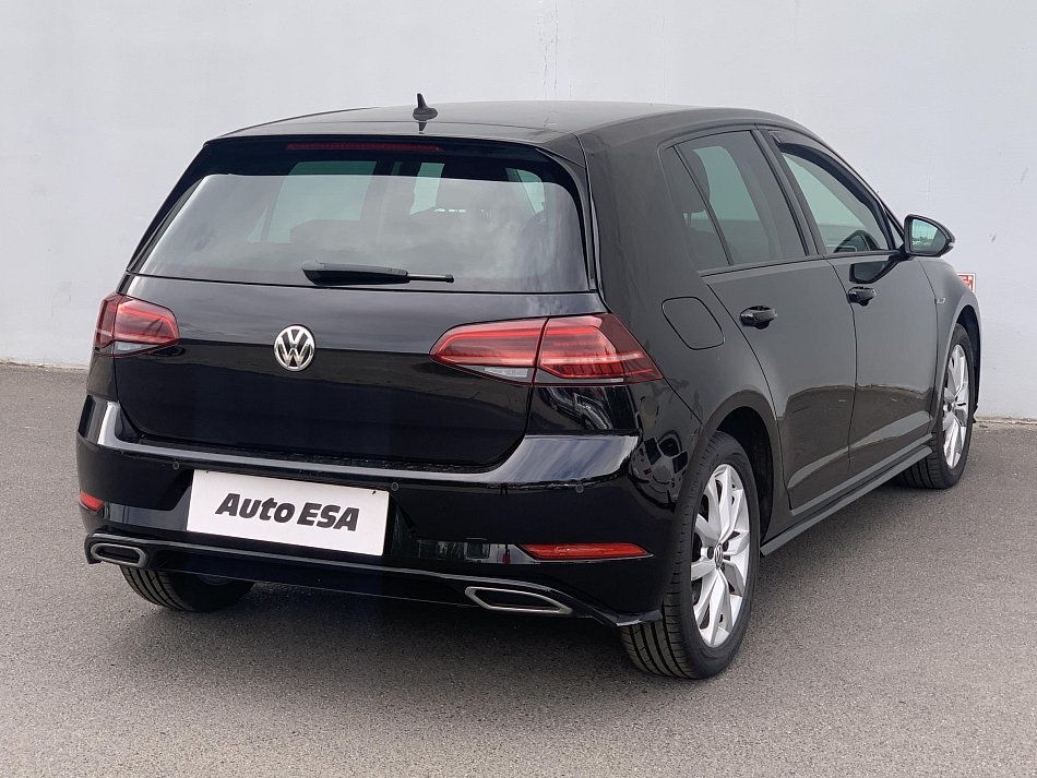 Volkswagen Golf 1.5 TSi 