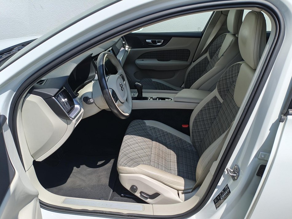 Volvo V60 2.0 D3 Momentum