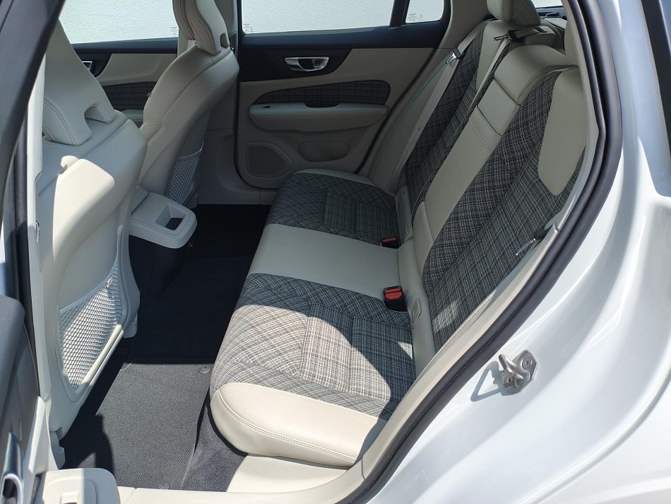 Volvo V60 2.0 D3 Momentum