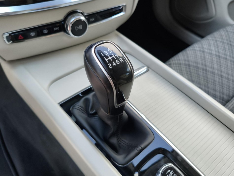 Volvo V60 2.0 D3 Momentum
