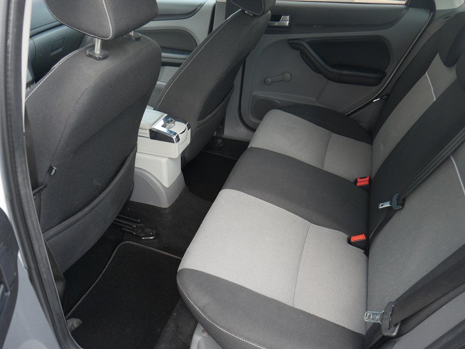 Ford Focus 1.4i 