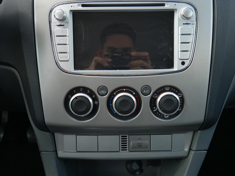 Ford Focus 1.4i 