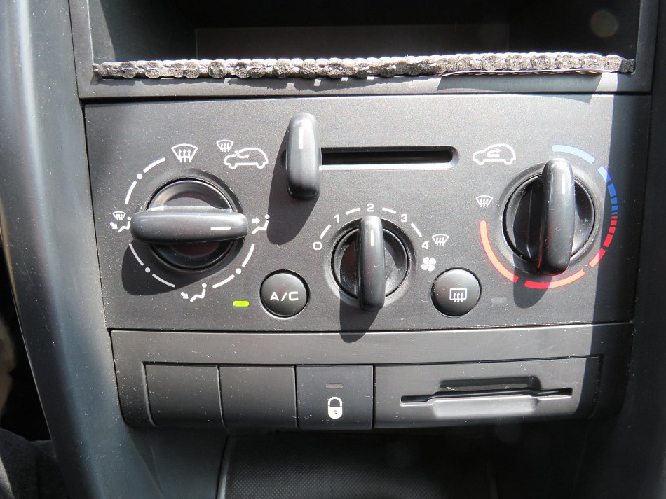 Peugeot 207 1.4i 