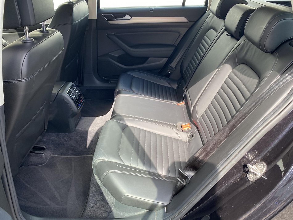 Volkswagen Passat 1.6 TDi Highline