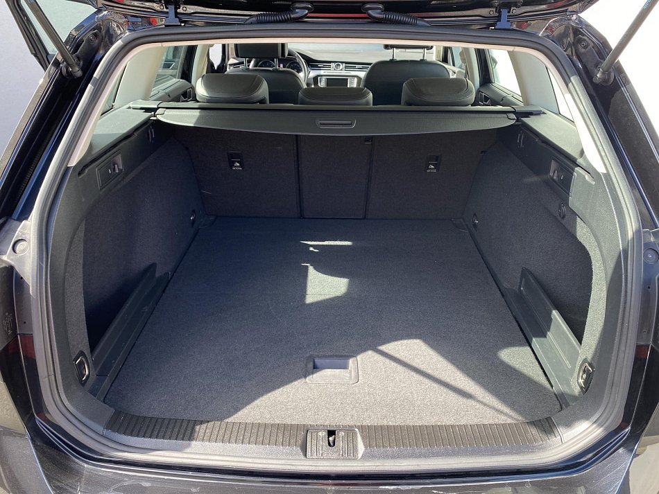 Volkswagen Passat 1.6 TDi Highline