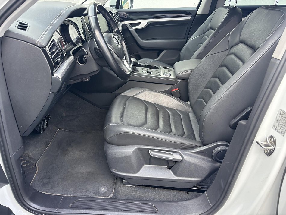 Volkswagen Touareg 3.0 TDi  4x4