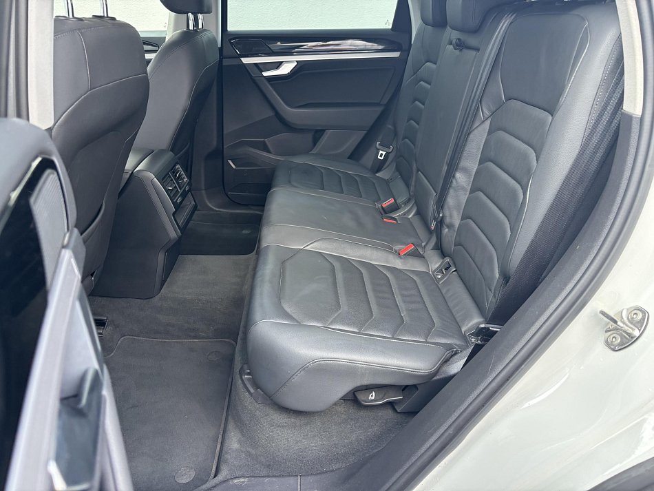 Volkswagen Touareg 3.0 TDi  4x4