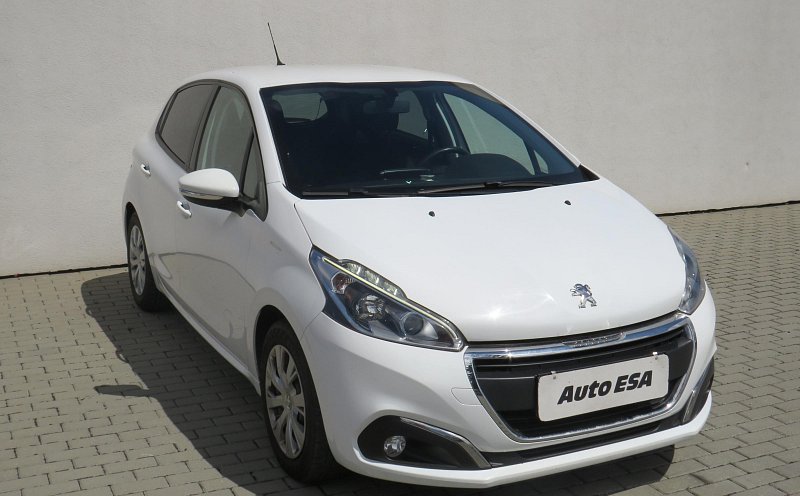 Peugeot 208 1.2i 