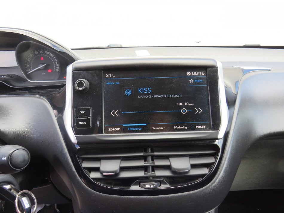Peugeot 208 1.2i 