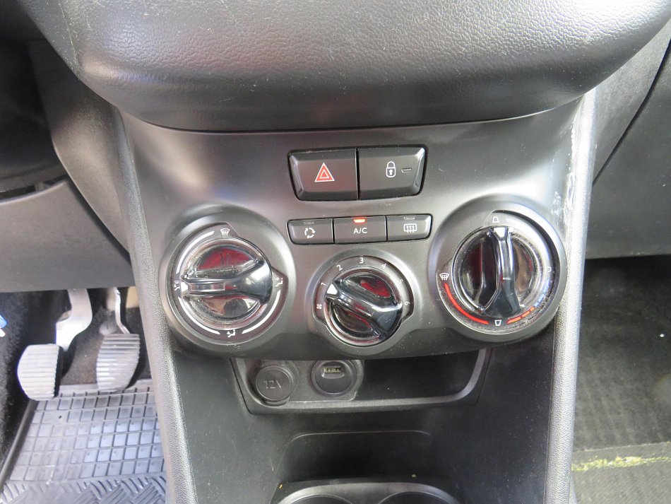 Peugeot 208 1.2i 