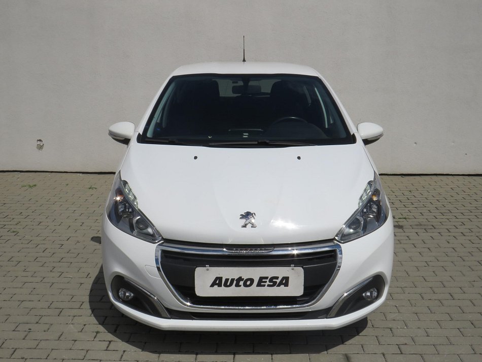 Peugeot 208 1.2i 
