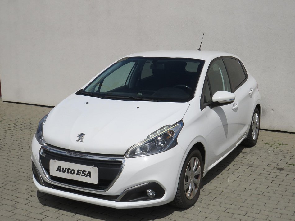 Peugeot 208 1.2i 