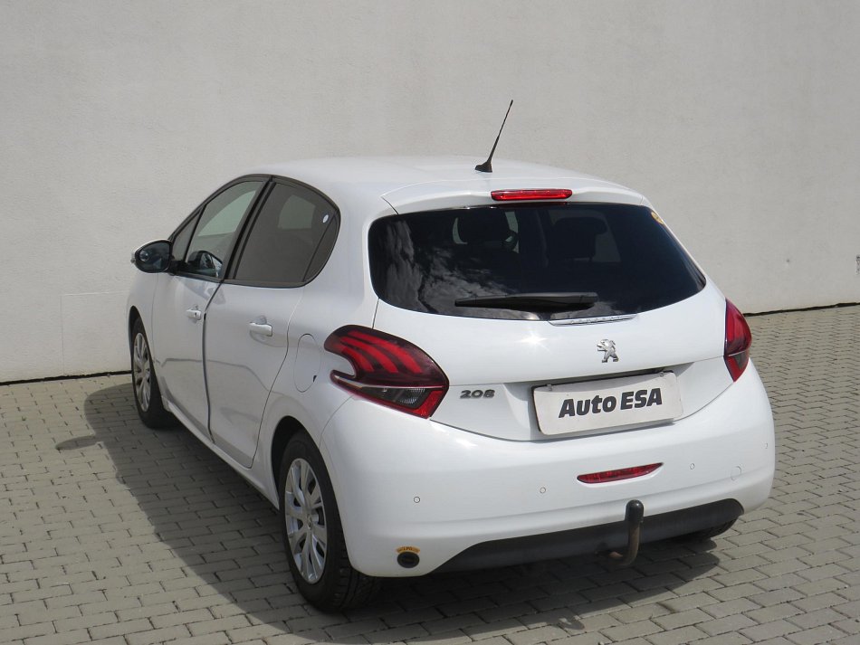 Peugeot 208 1.2i 