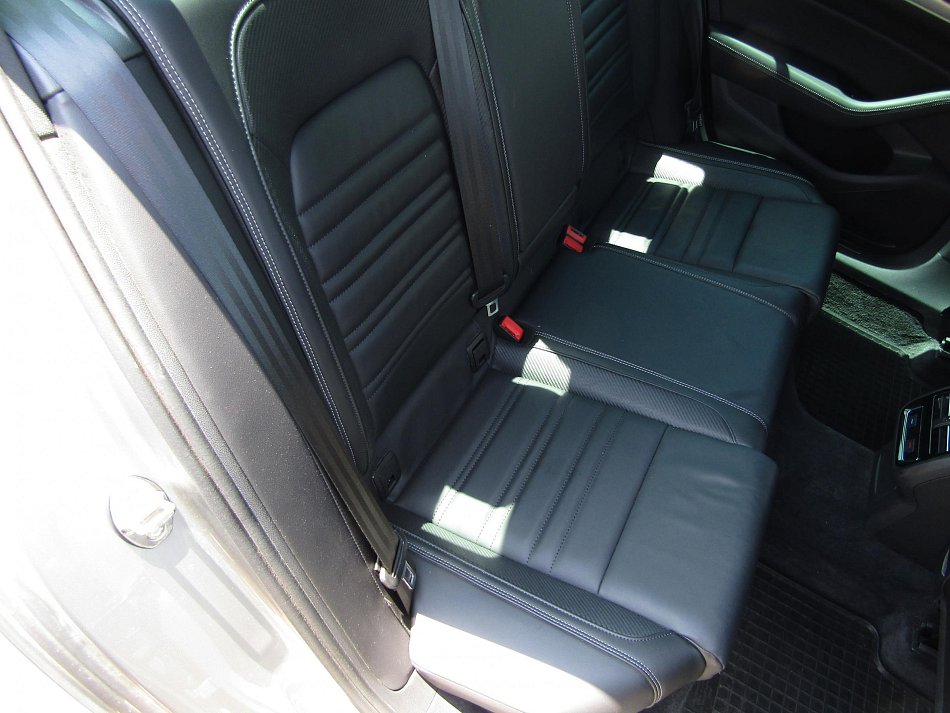 Volkswagen Passat 2.0TDi Highline