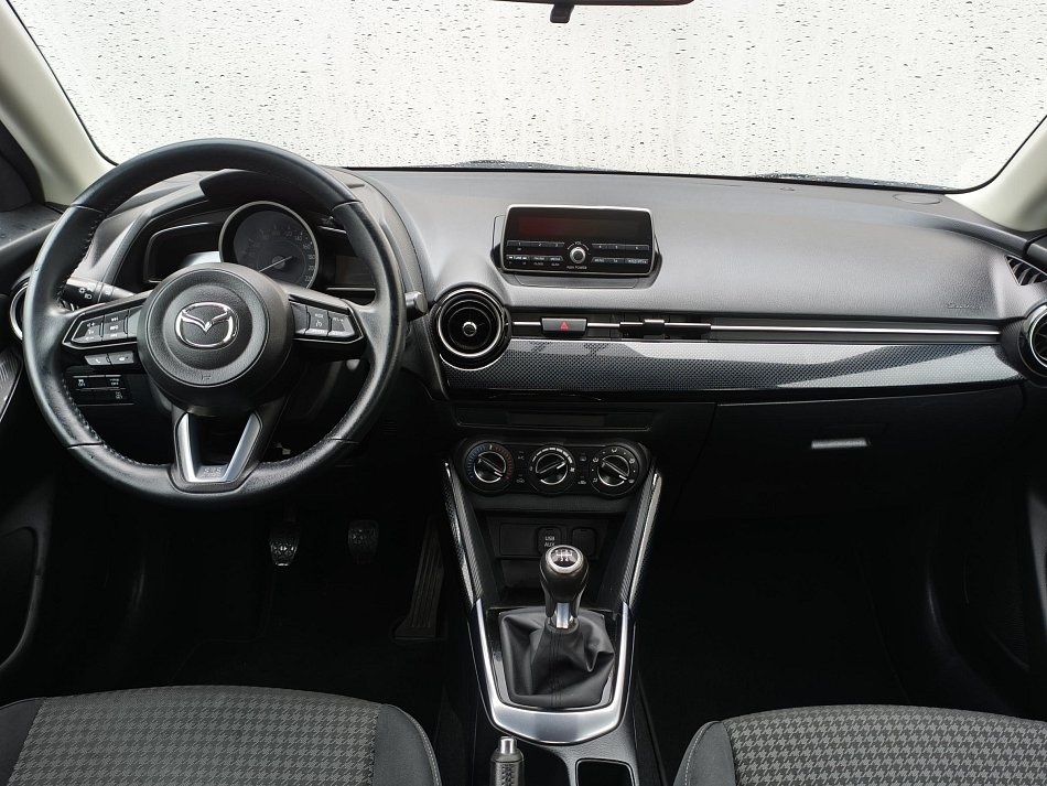 Mazda 2 1.5i 