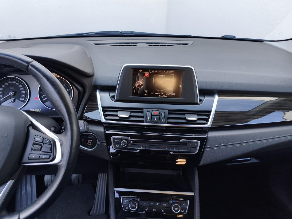 BMW Řada 2 1.5 i  218i