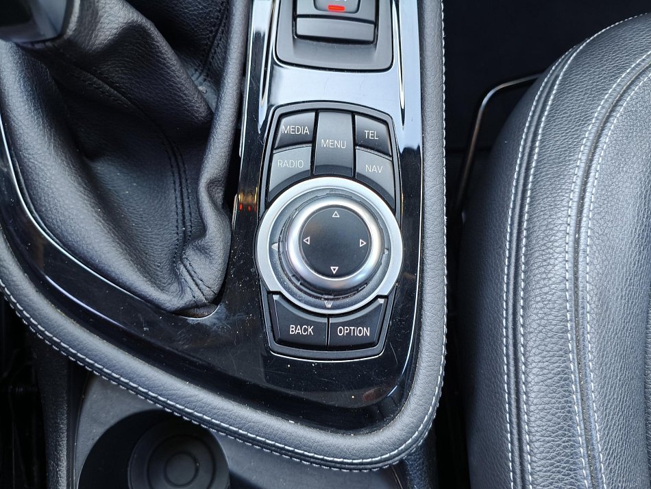 BMW Řada 2 1.5 i  218i