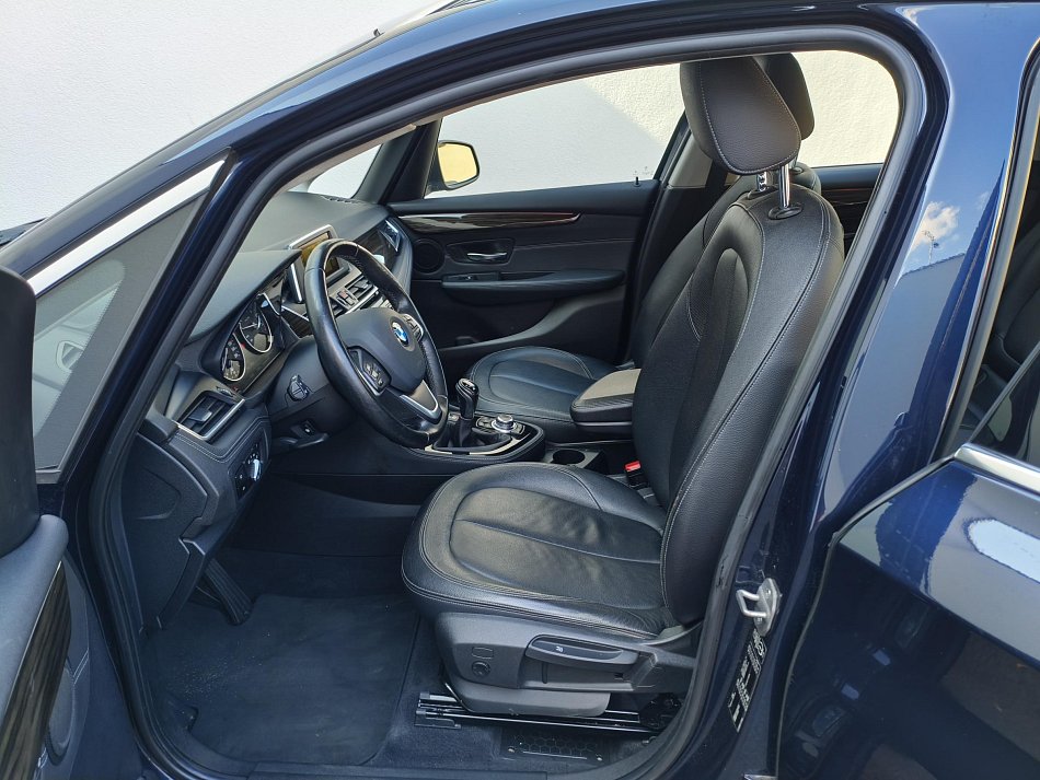 BMW Řada 2 1.5 i  218i