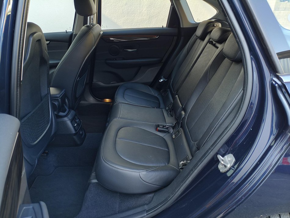 BMW Řada 2 1.5 i  218i