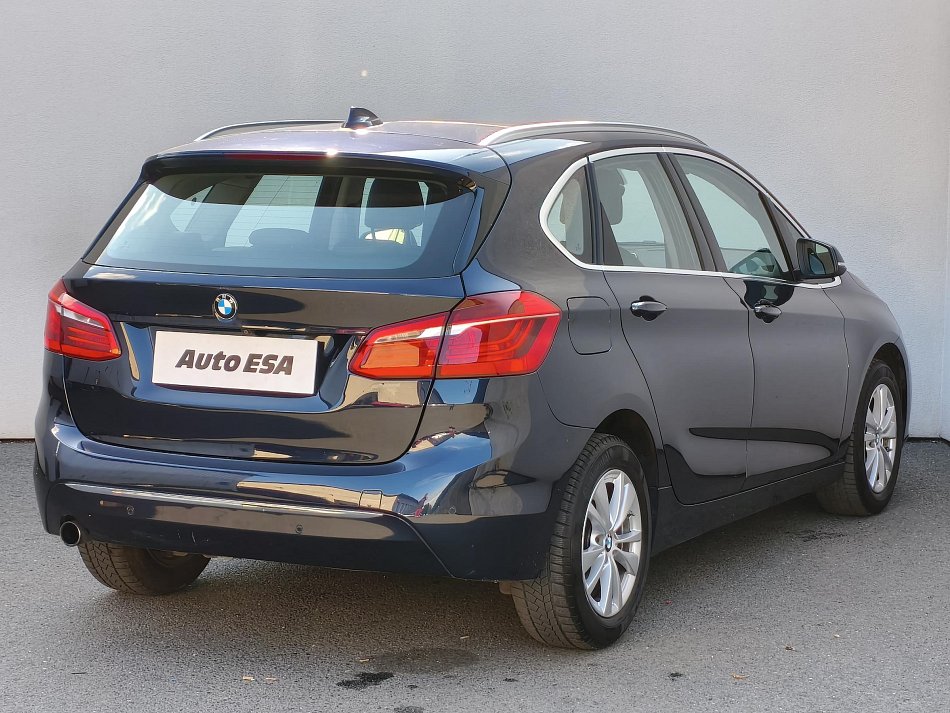 BMW Řada 2 1.5 i  218i