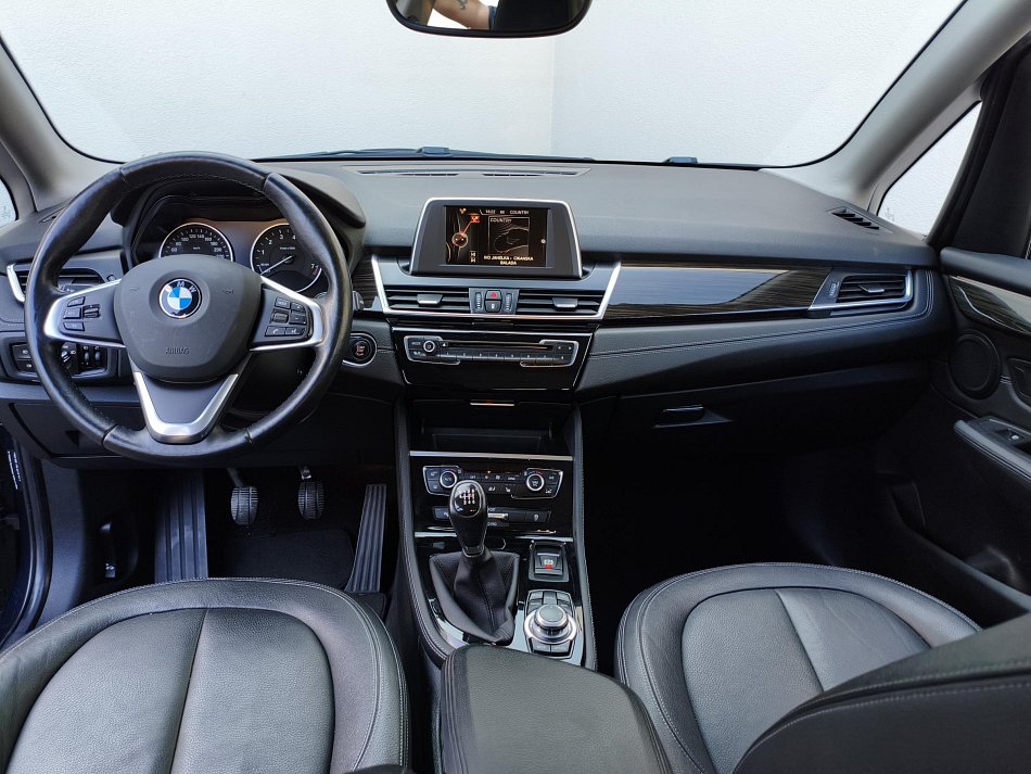 BMW Řada 2 1.5 i  218i