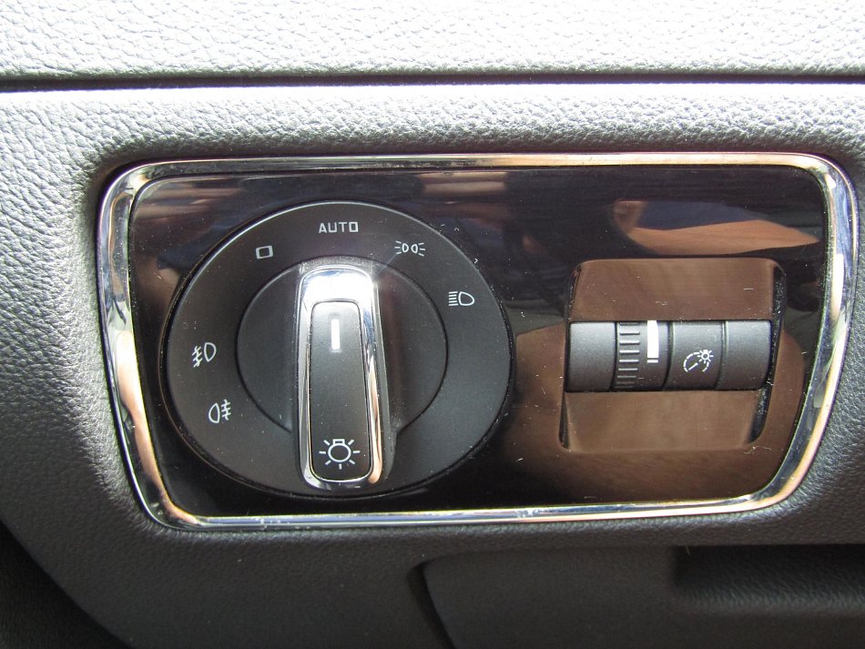 Škoda Superb II 2.0TDi Elegance