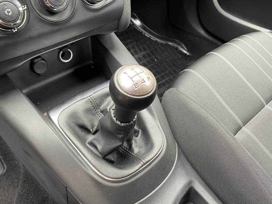 Citroën C4 1.4i 