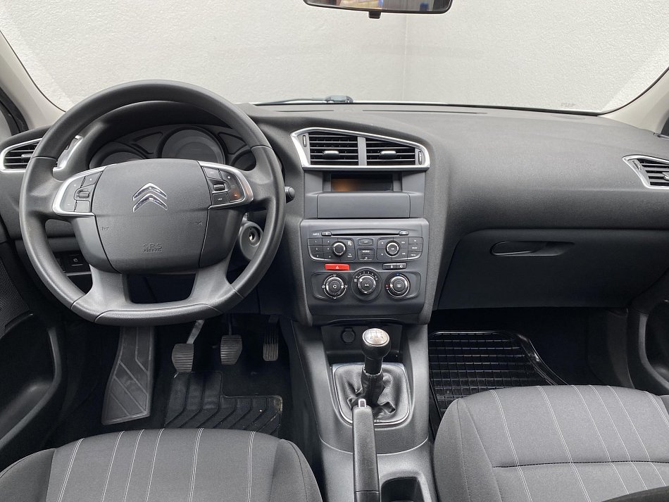 Citroën C4 1.4i 