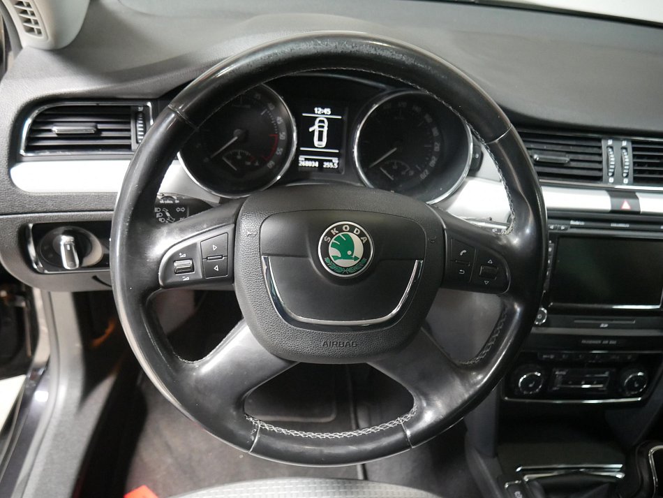 Škoda Superb II 2.0 TDi Ambition